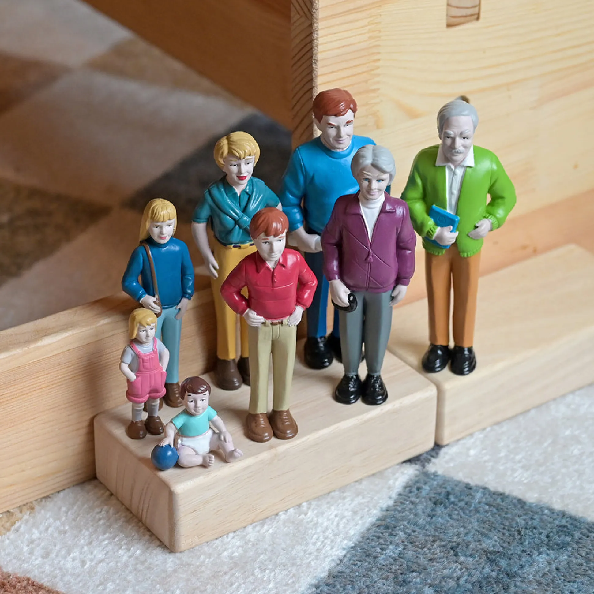 Caucasian Pretend Play Vinyl Family Figurines | 8 Piece Set