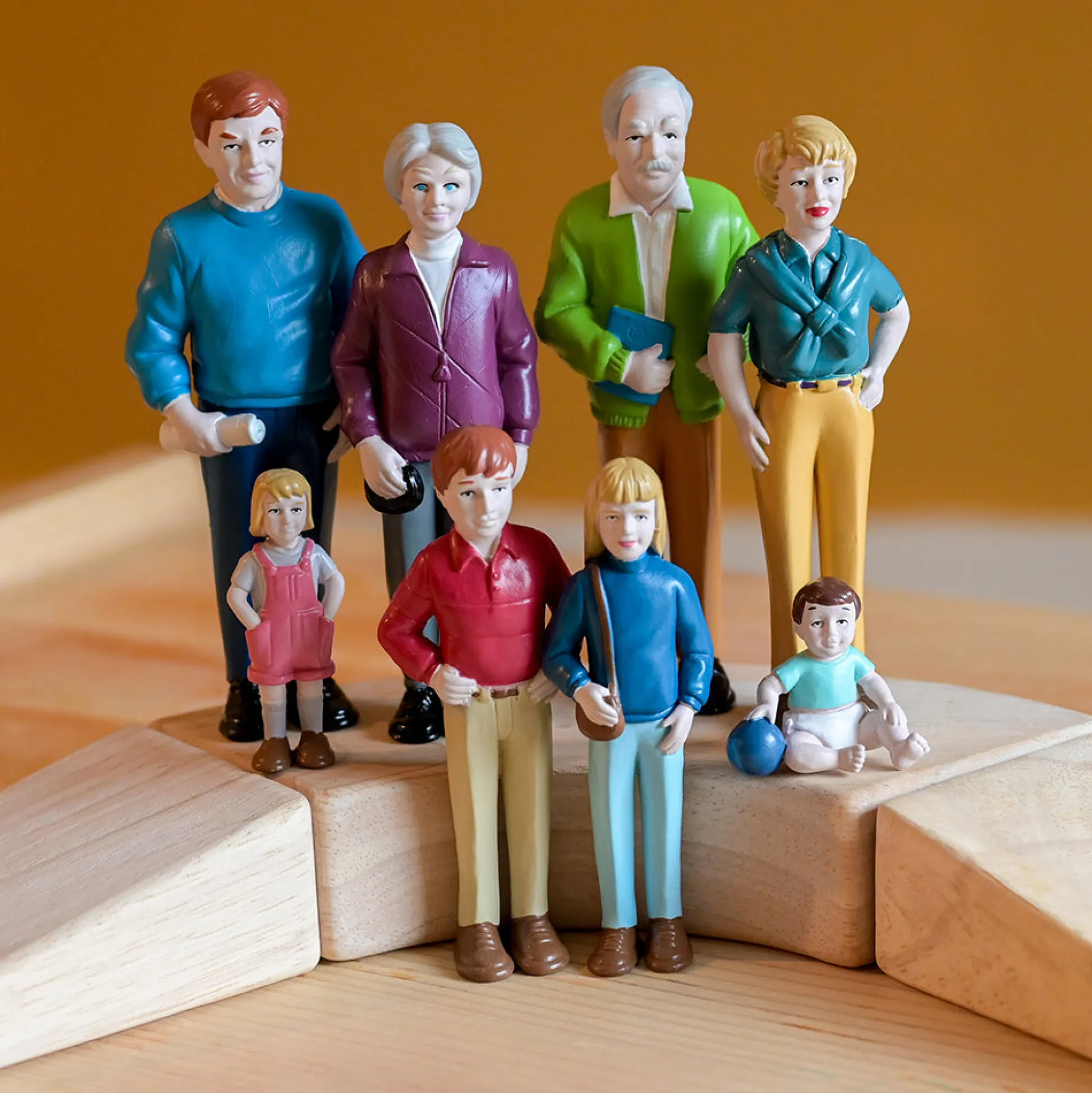 Caucasian Pretend Play Vinyl Family Figurines | 8 Piece Set