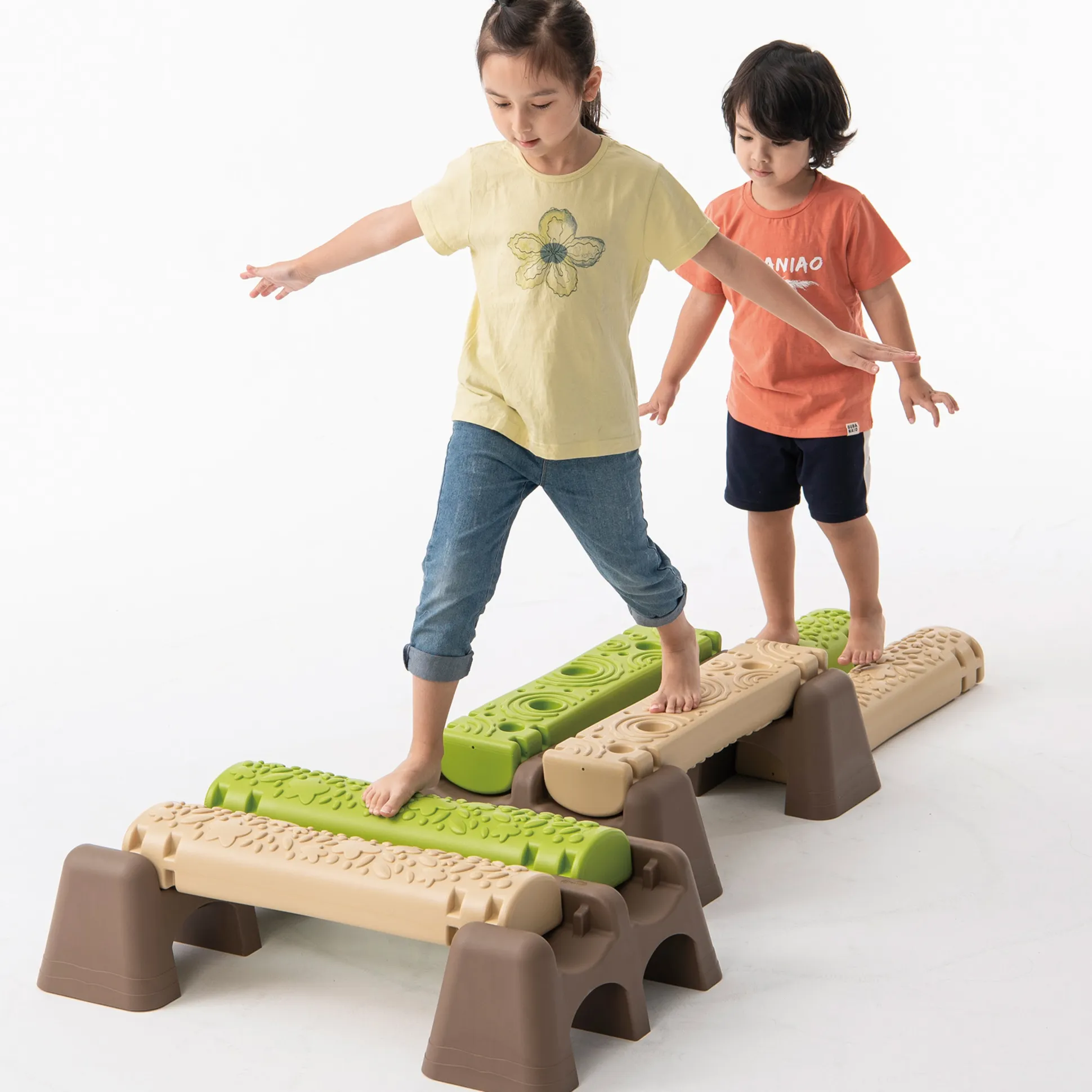 Jungle Trail Balance Logs & Bases | Gross Motor Balance Path Set with Textured Logs & Sturdy Stepping Bases