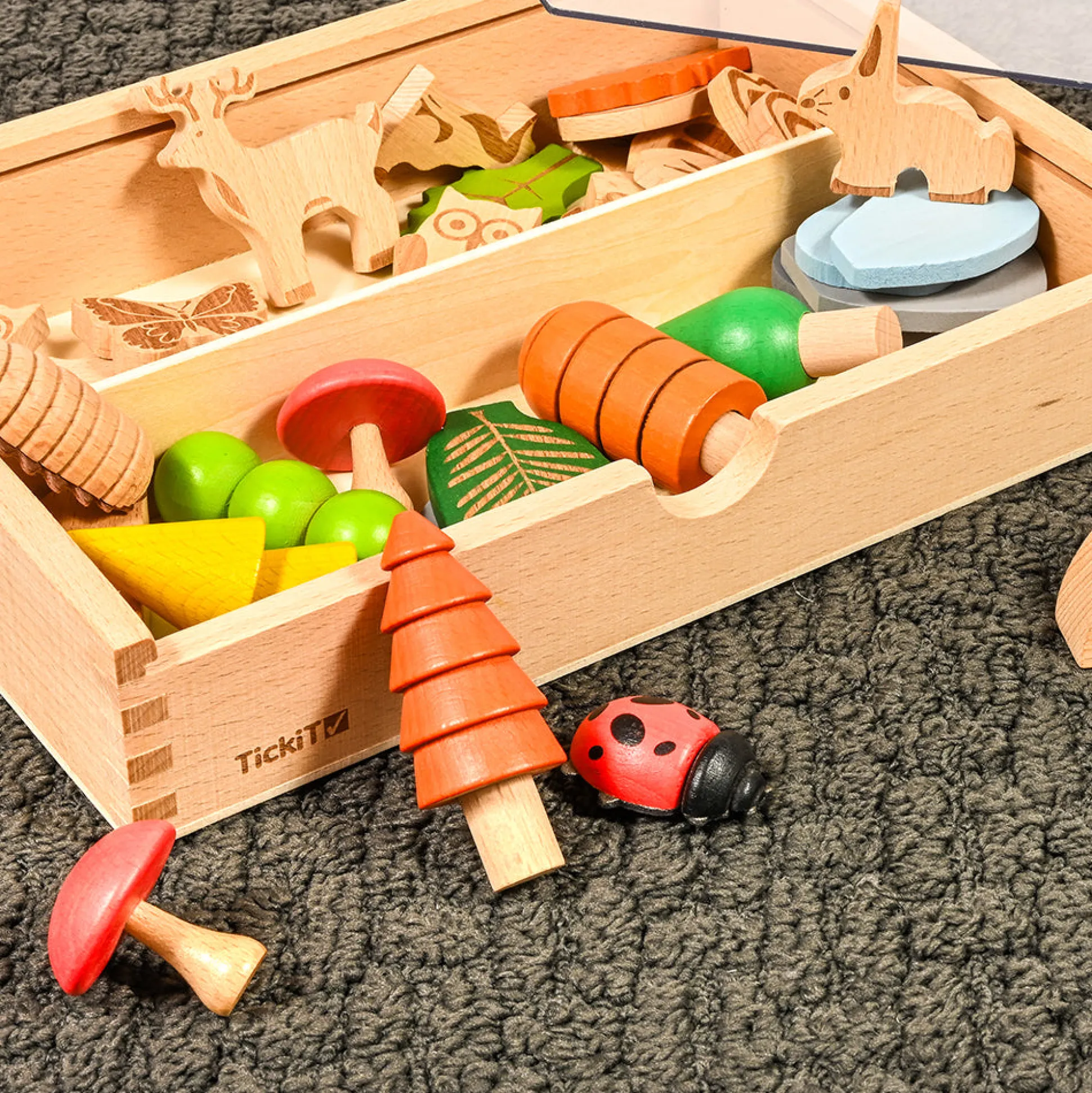 Woodland Trail Discovery Set | 37-Piece Beechwood Nature Playset